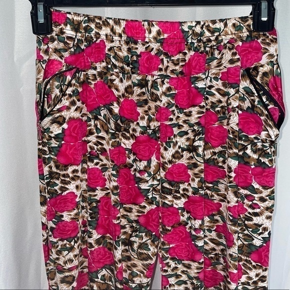 Pull on Pants Lounge Capri Cheetah Animal Print All Over Roses Floral Print - Picture 3 of 6
